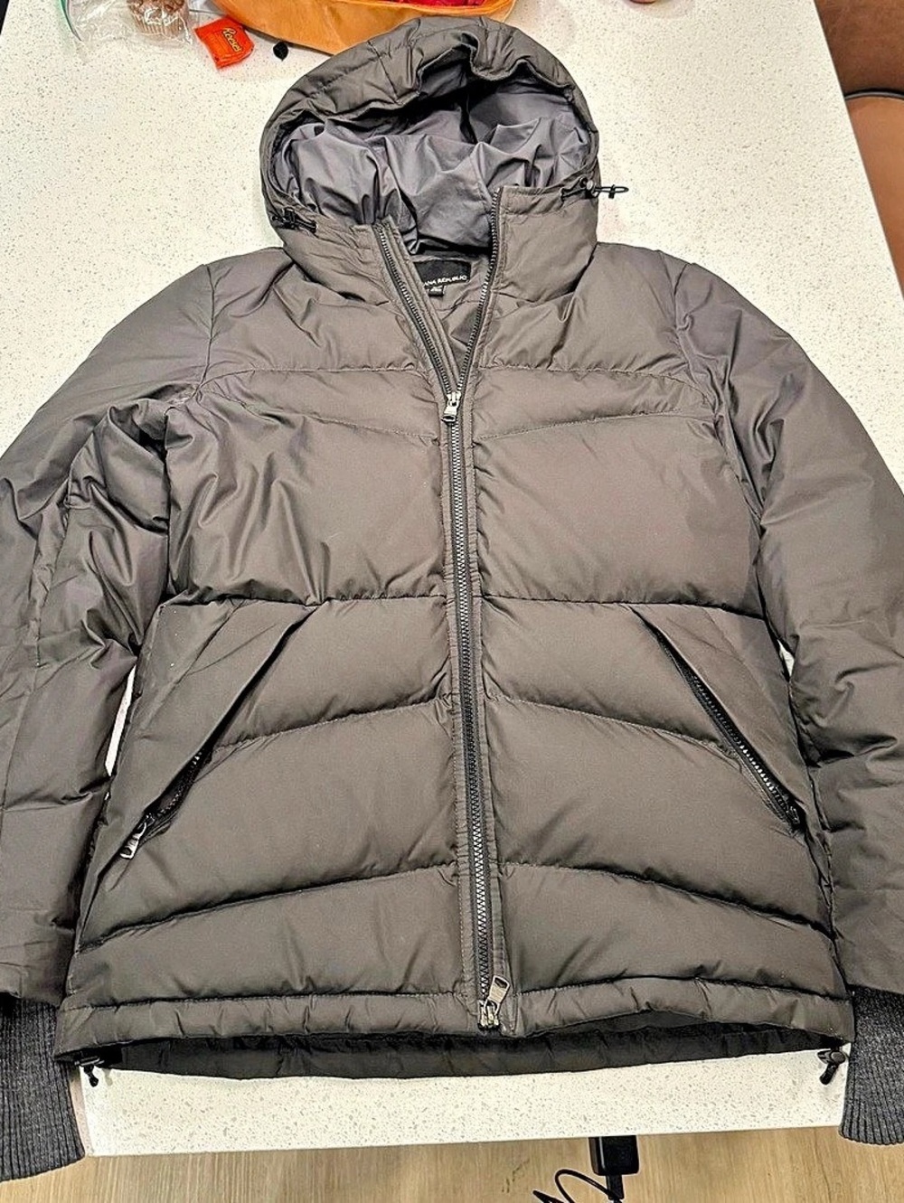 Banana Republic Short Puffer Coat Men's Gray Hooded Jacket Size Small